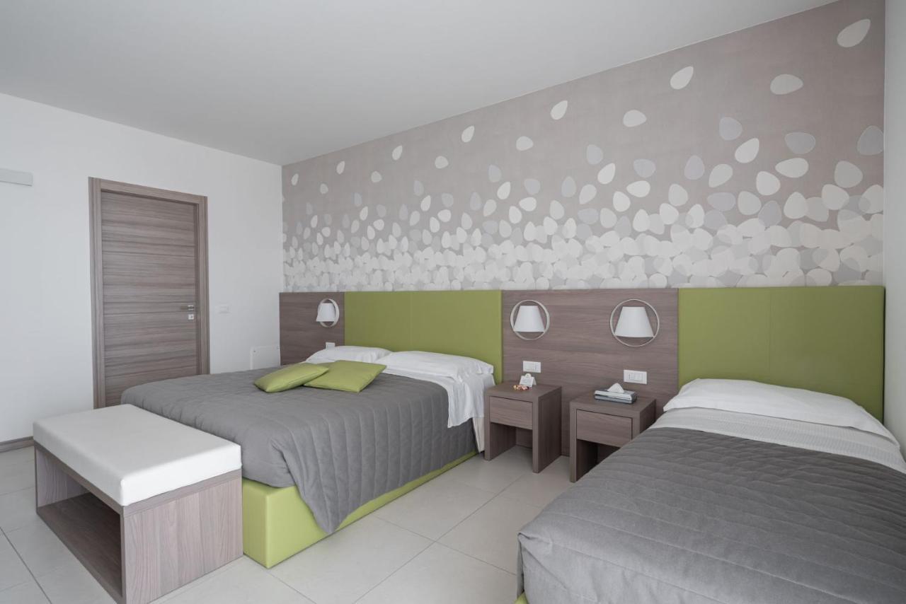 Iris Hotel